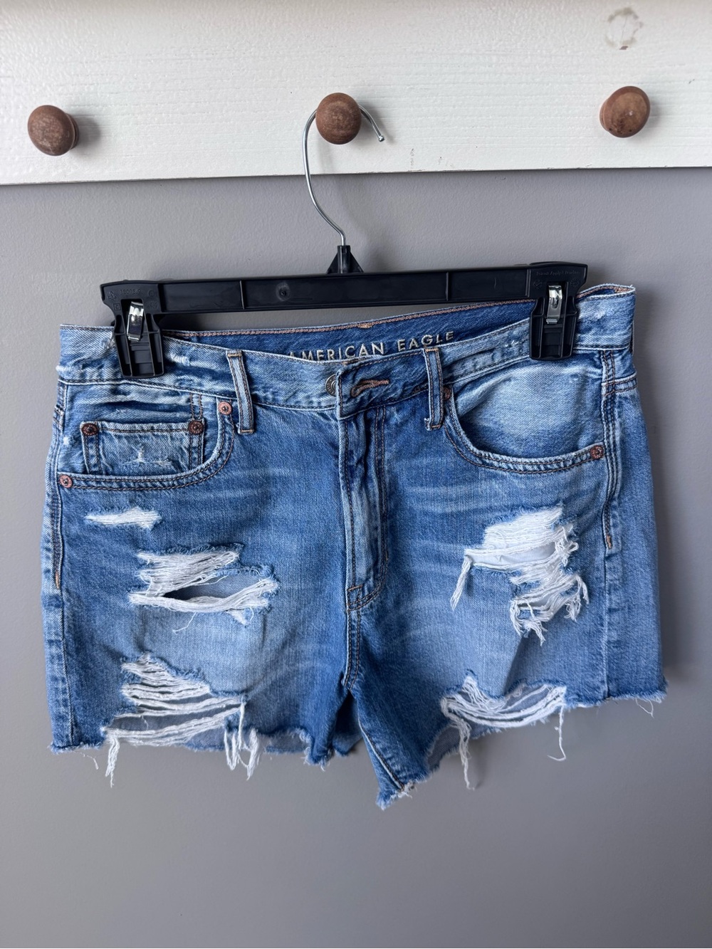 American Eagle Boyfriend Distressed Denim Shorts Size 4